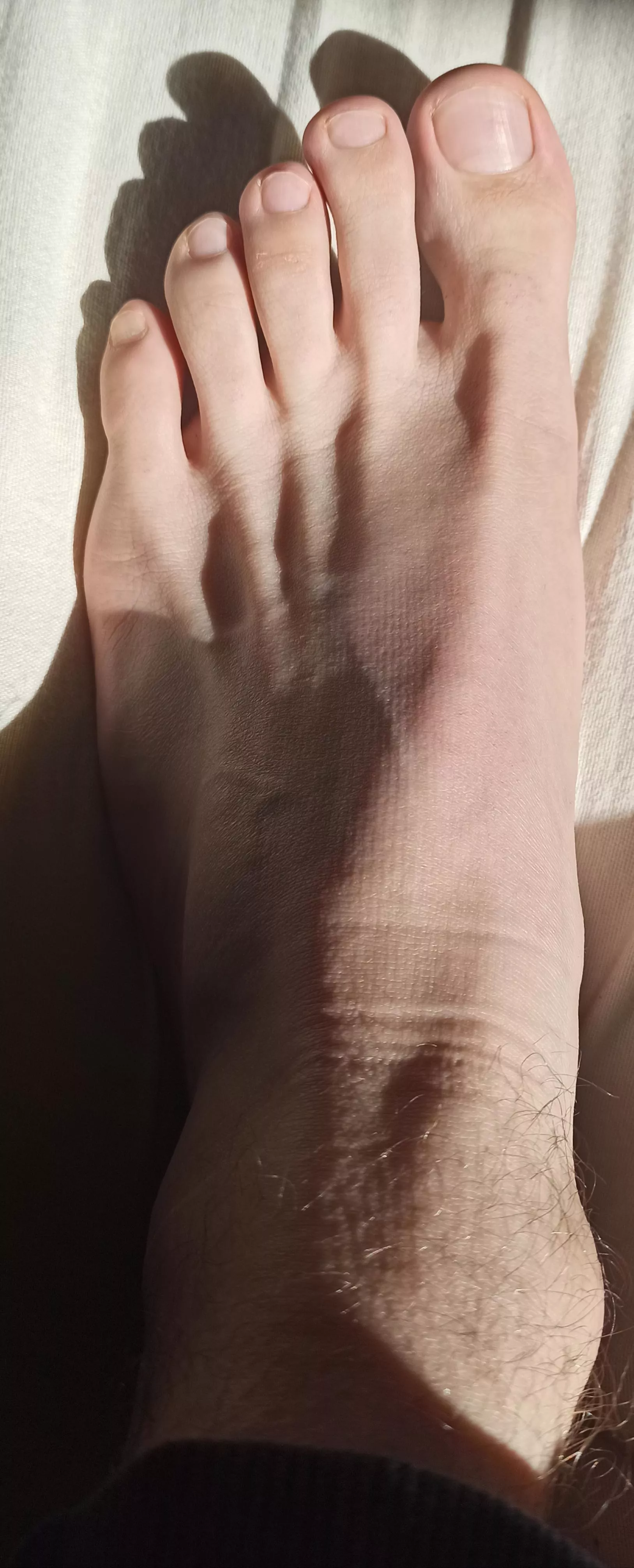 🦶🏻👅 posted by Jayx1337