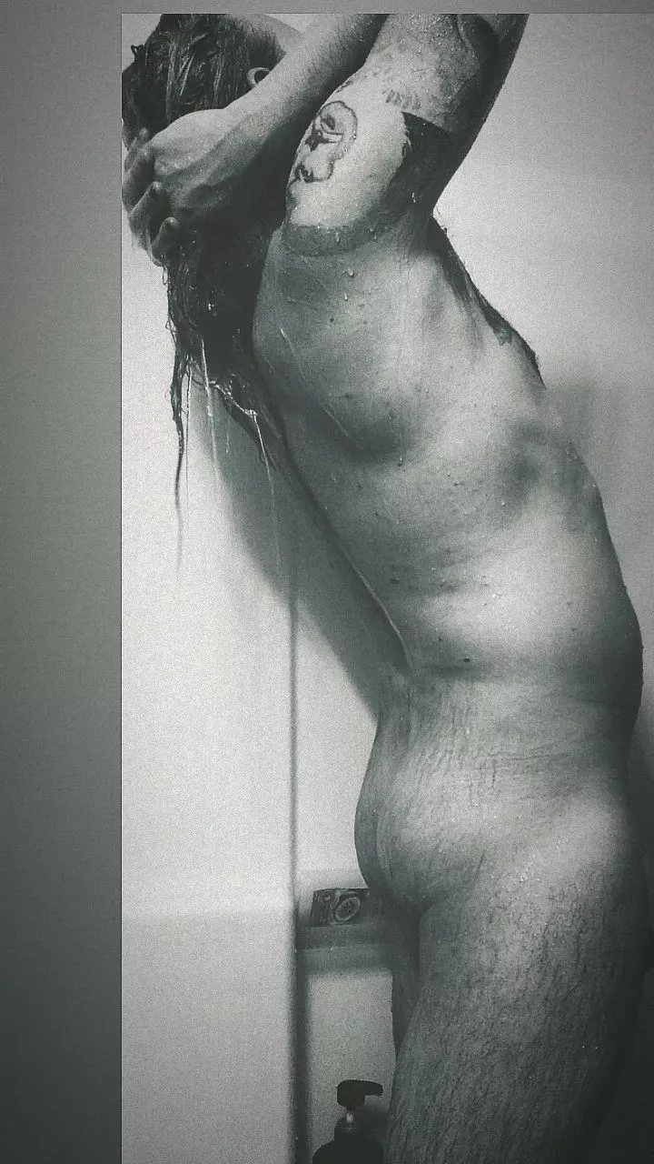 🚿🚿🚿🚿🚿 posted by GrungeViking