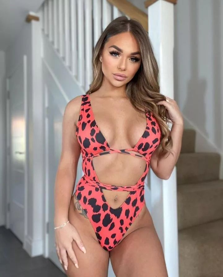 👙 posted by Puzzleheaded-Fee2927