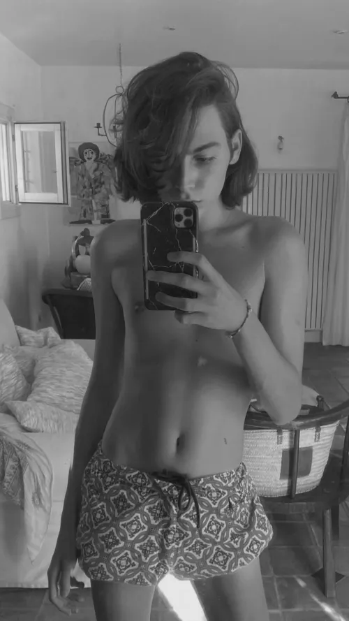 😈😈 by Garcondejour