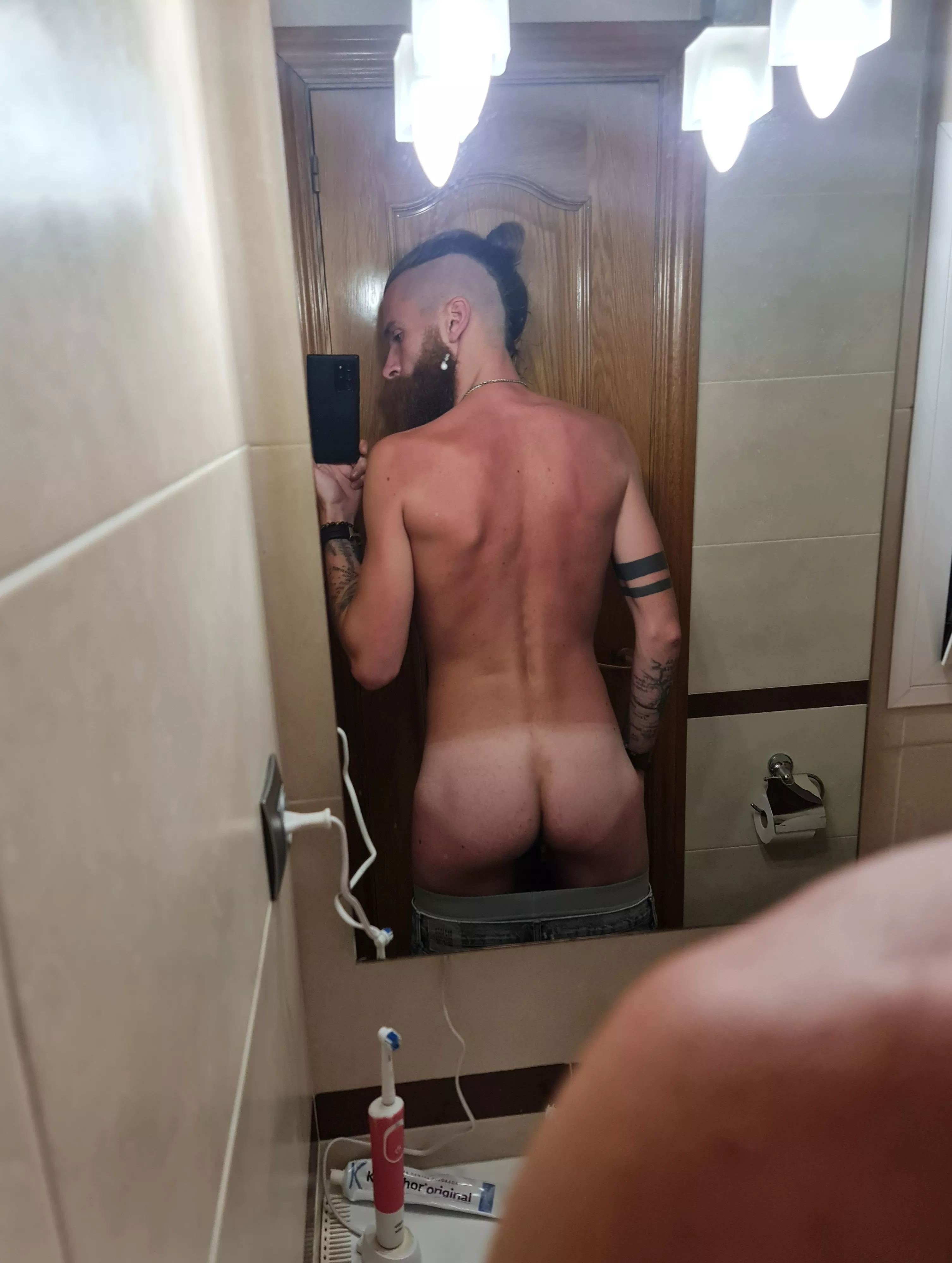 👀🍑👀🍑👀 posted by gingerdany