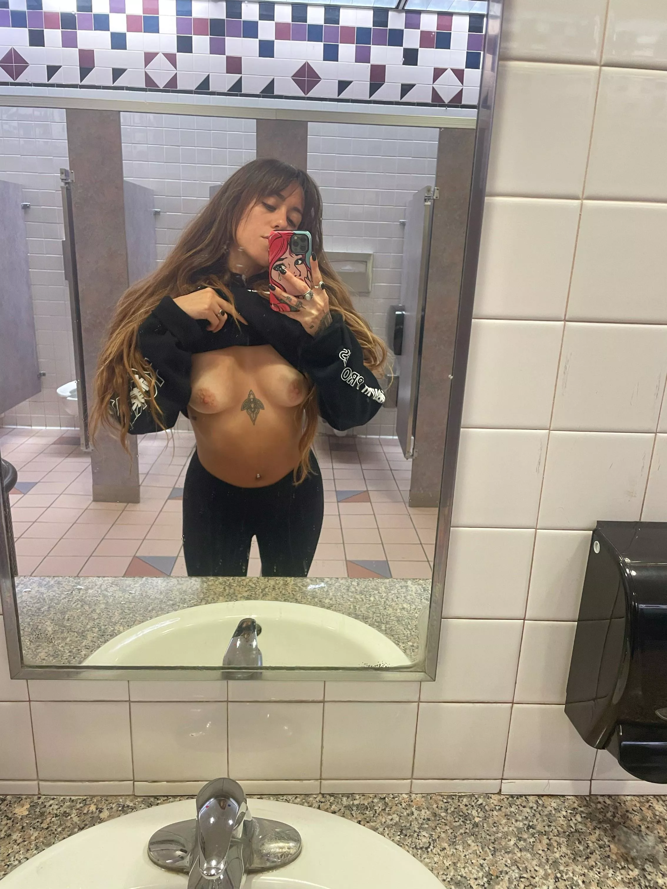 🚻 posted by jbabyforever