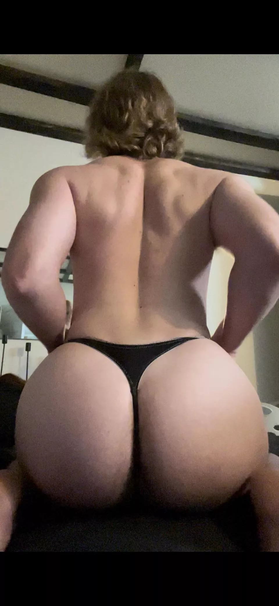 🍑🫢 posted by Wide-Contribution382