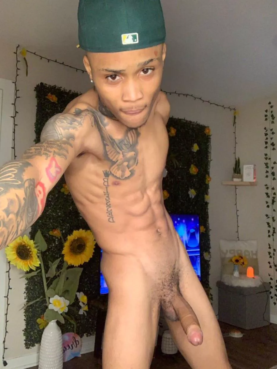 🥵 posted by DlBbc97