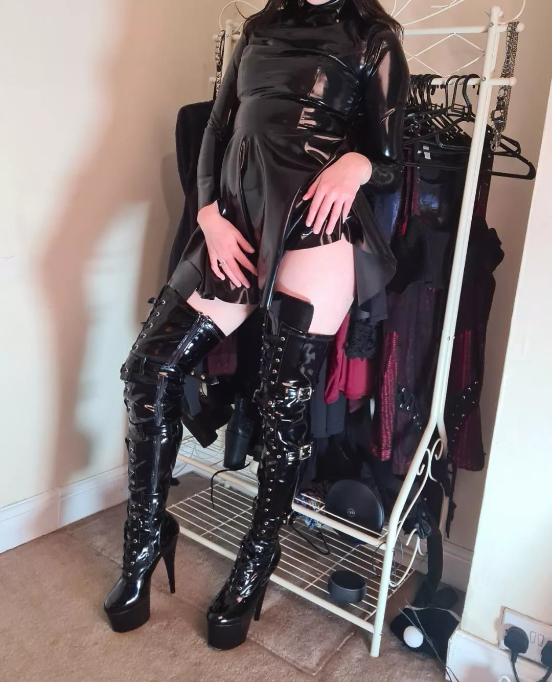 😈😈😈 posted by rubber_scarlett