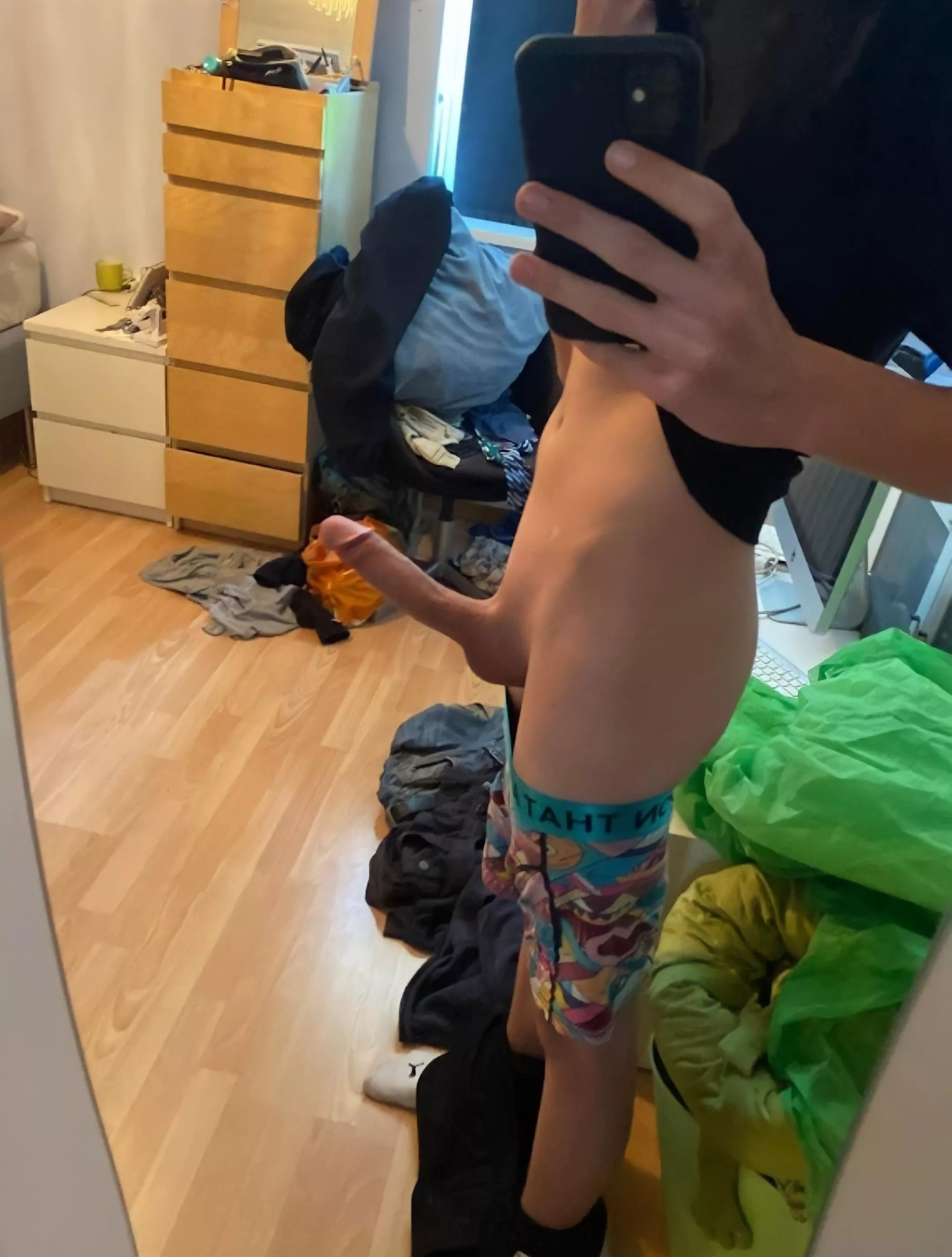 😳 posted by Beautifulcock96