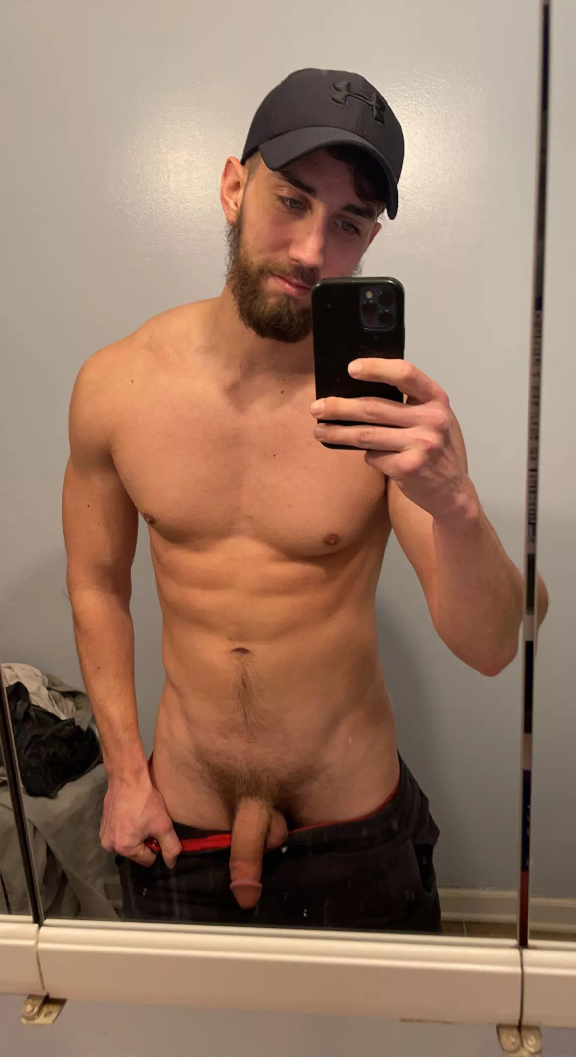 😏 posted by Classic_General_7838