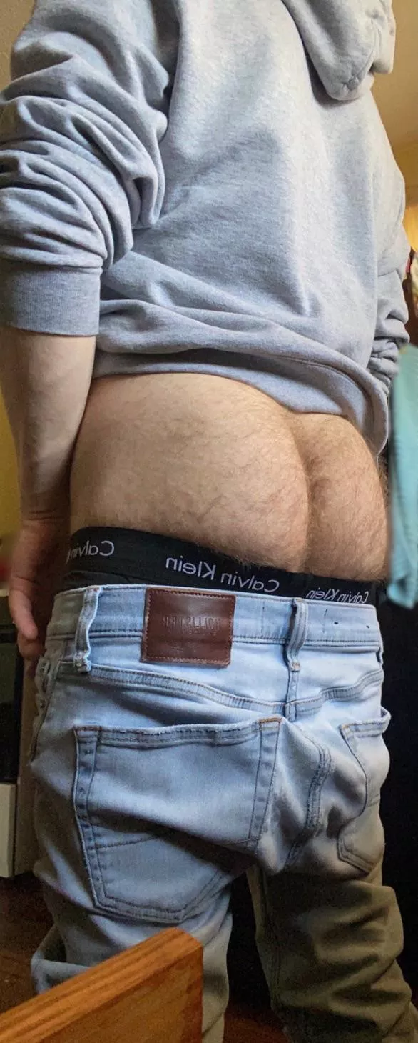 🍑 posted by hairyblondetwunk