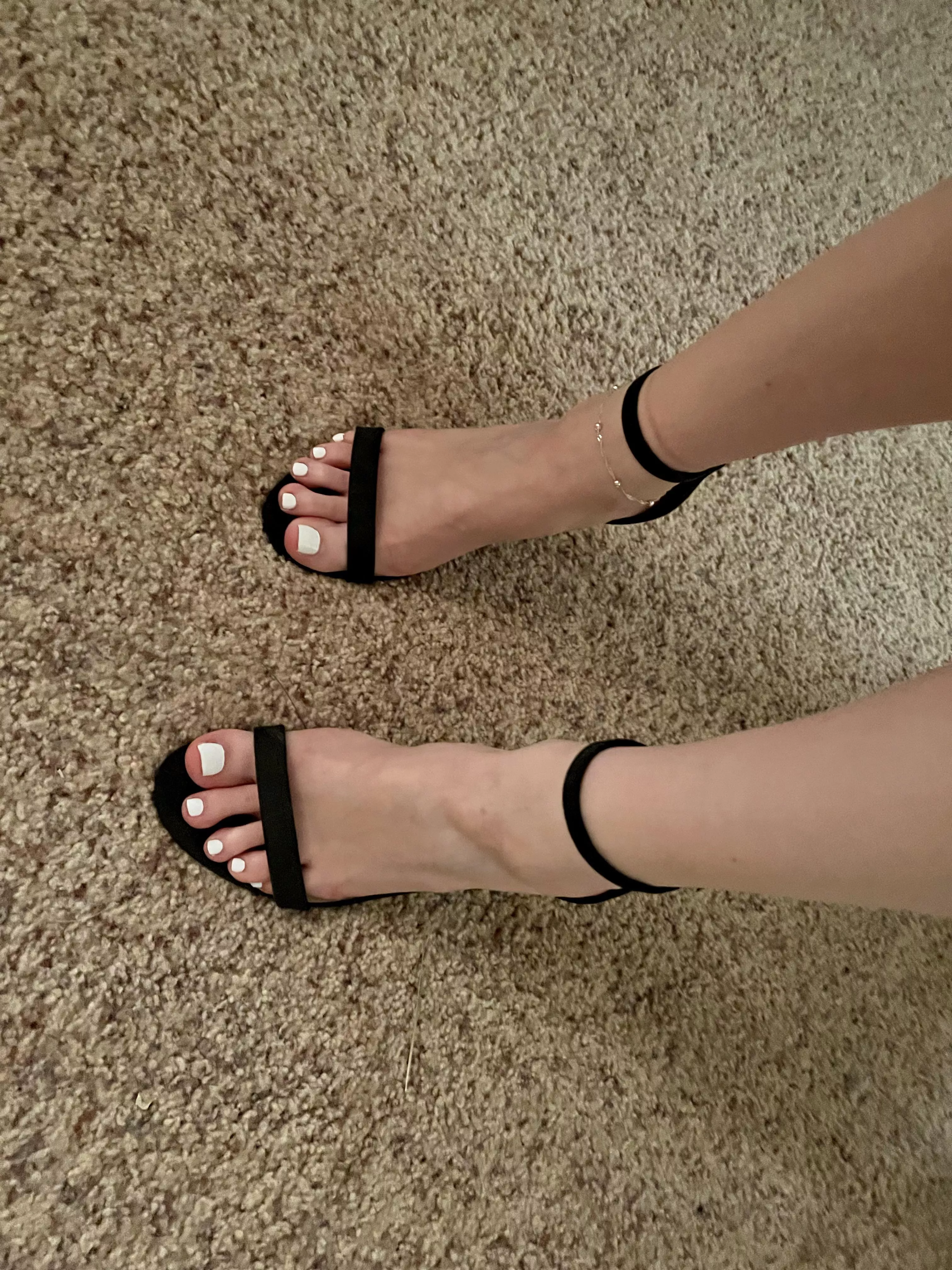 😘 posted by tinytoefan