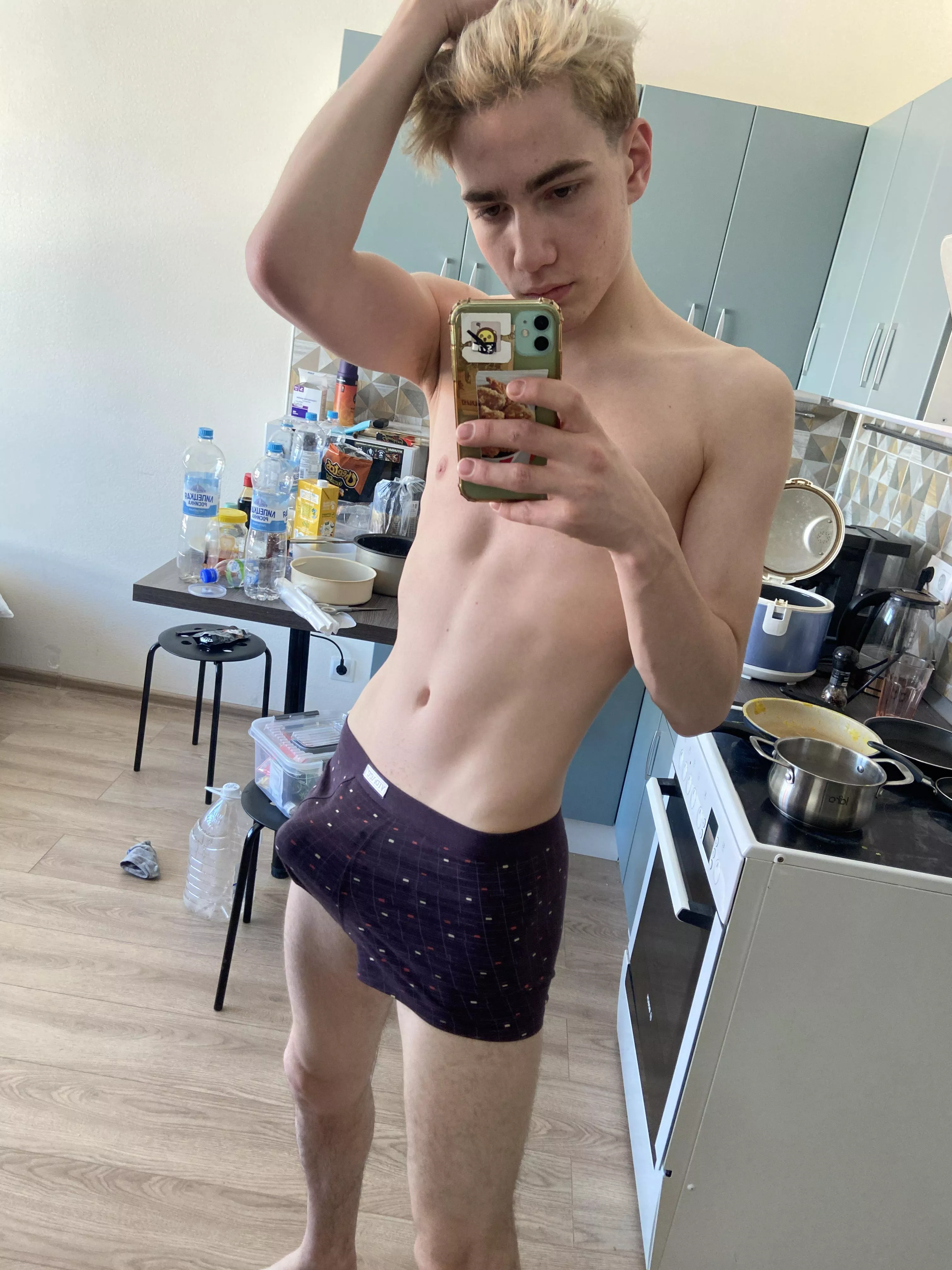 😋 posted by R7zRzhOg