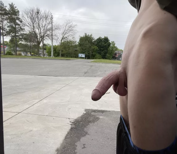 😶 by verywhitemale