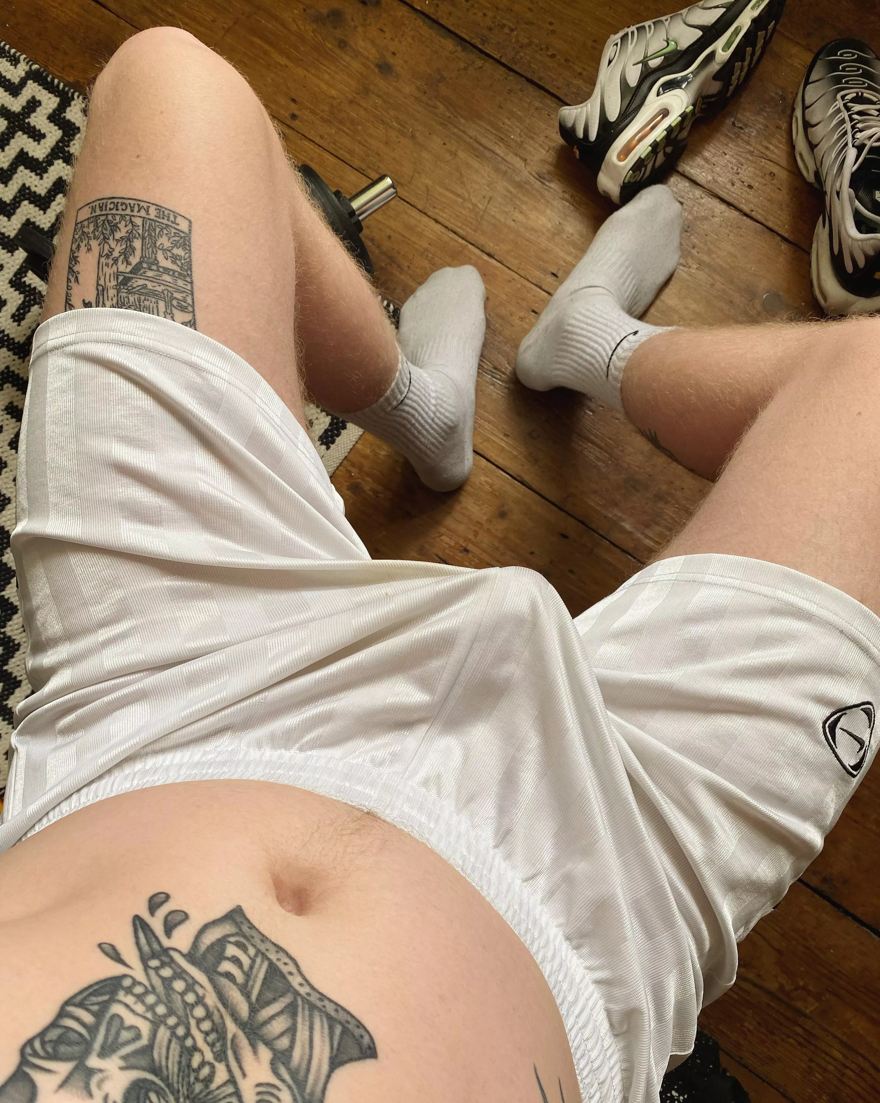 🩳🧦👟 posted by retr0fag