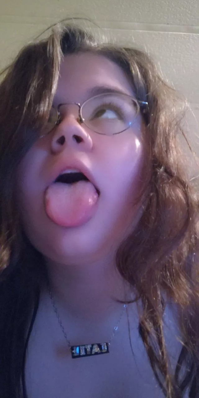 😝😝 posted by delena113