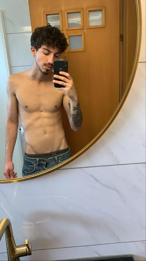 🇫🇷🙃 by Dezerko