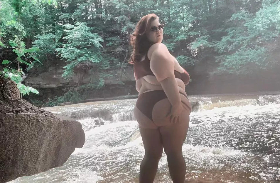 ☀️🛶🍉 posted by cheeksandfeets