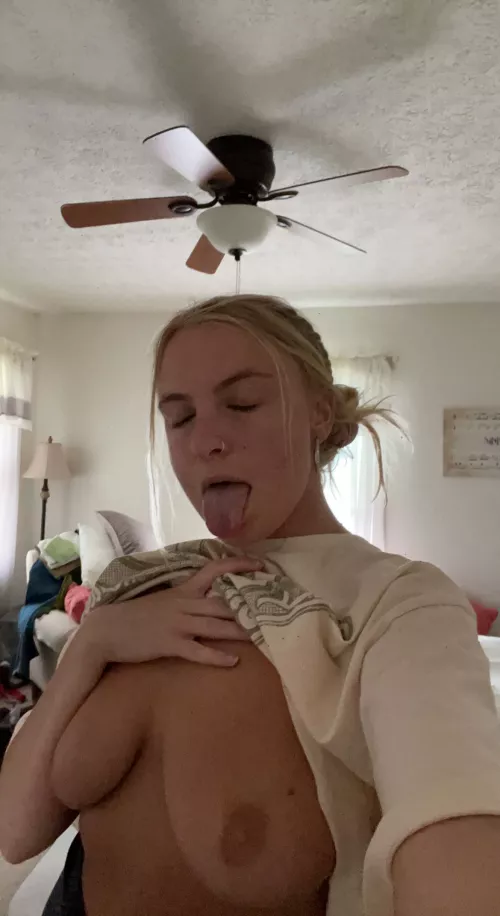 😜 by TaylorTits2002