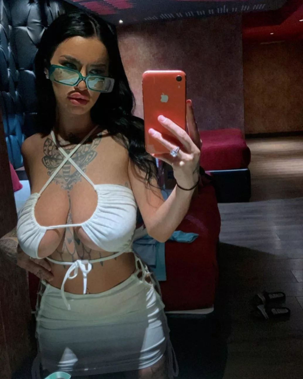 🕶 posted by daddysfeedslut