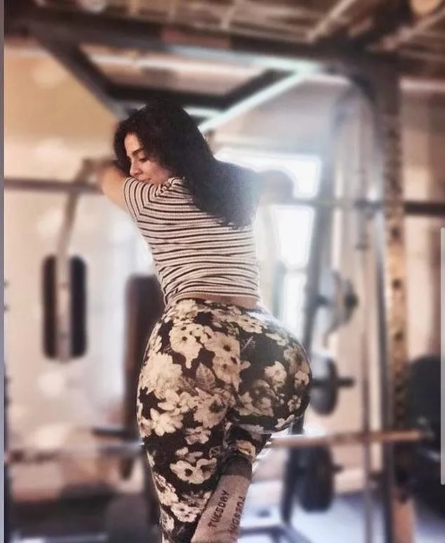 😜 posted by Gullible-Hyena-1596