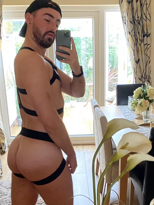 🍑🍑 by uncut_otter