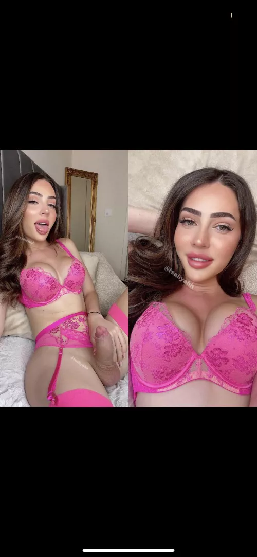 😍 by GuavaRevolutionary64