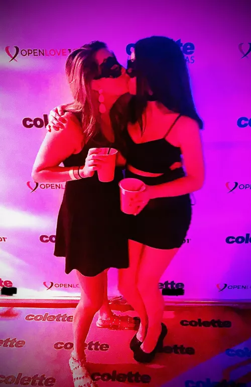 😘 by allthingsdfwsports