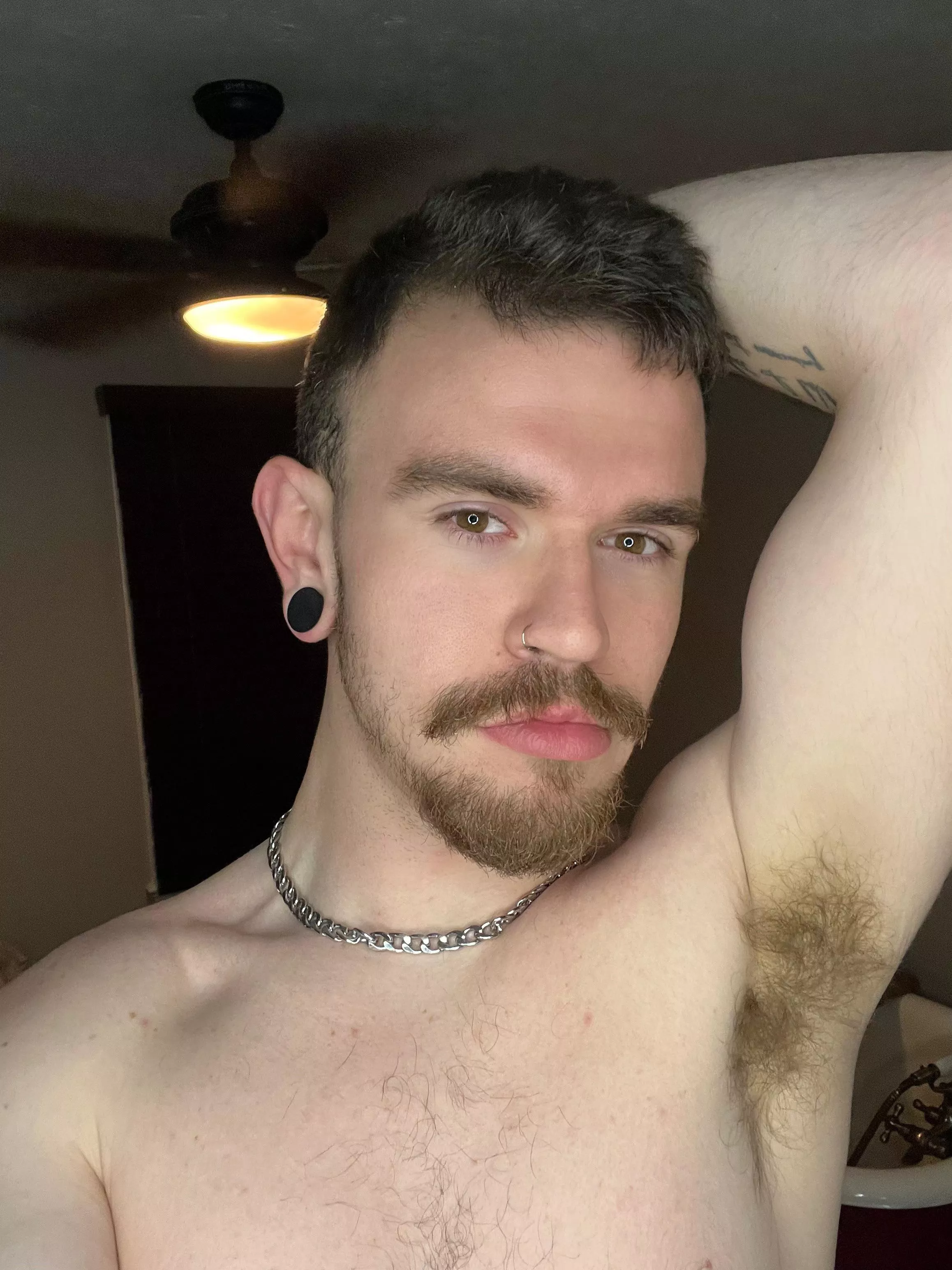 👅 posted by yakobiixx