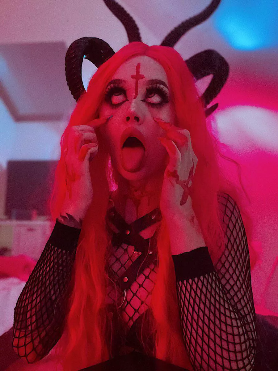 😈 posted by impurplebitch