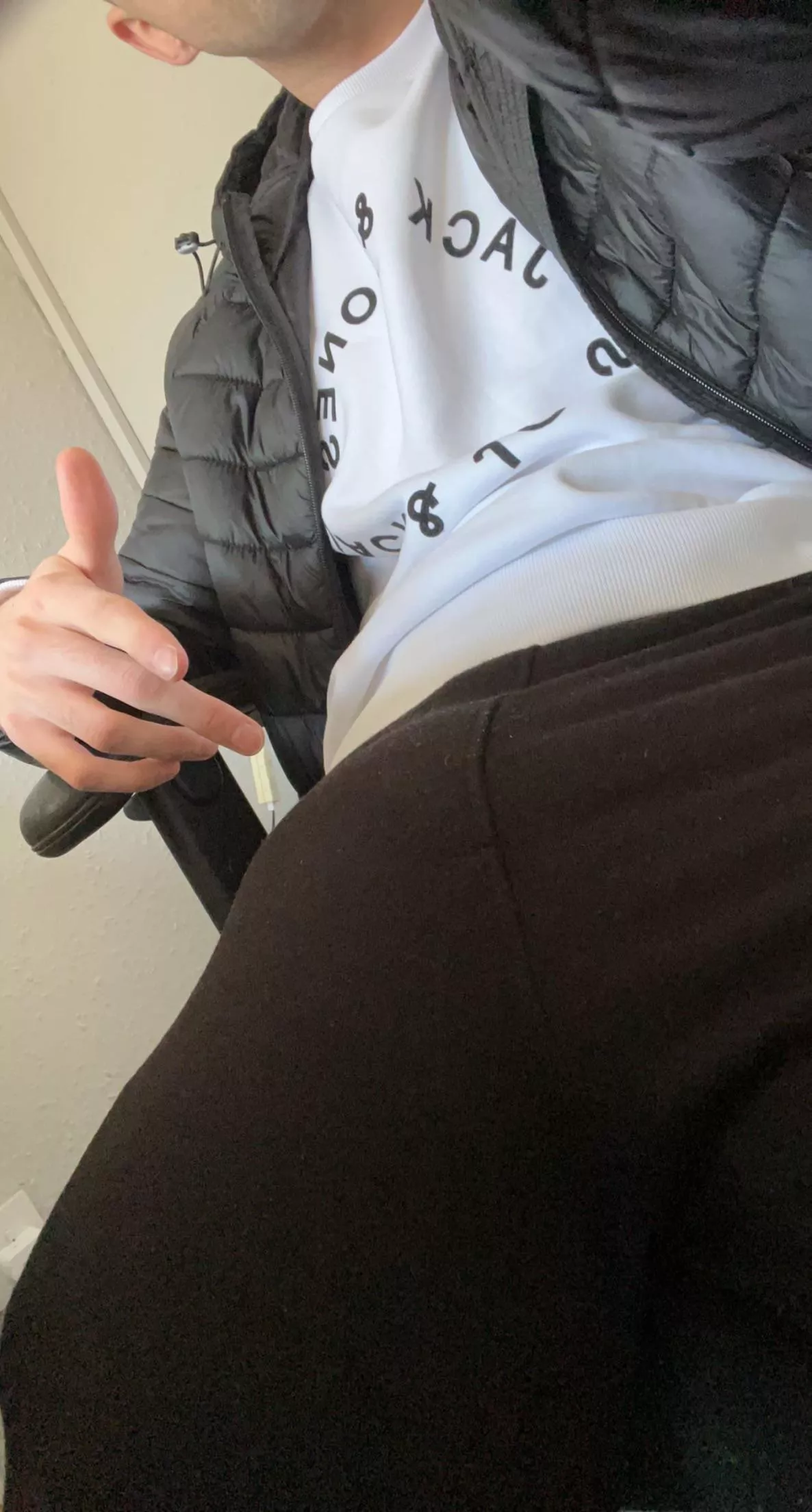 👀 posted by Competitive-Stress36