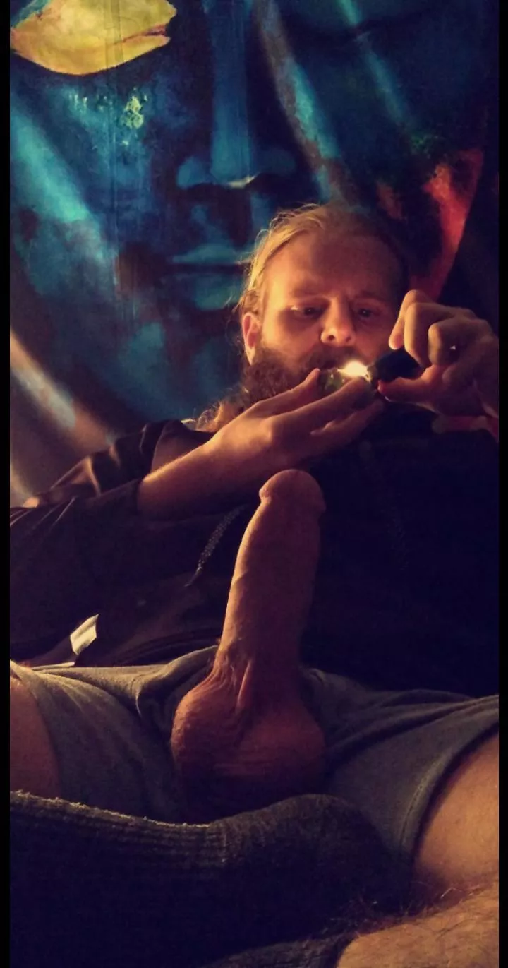 😈💨💨 posted by GrungeViking