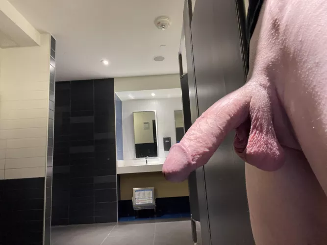 🤷🏼‍♂️ by verywhitemale