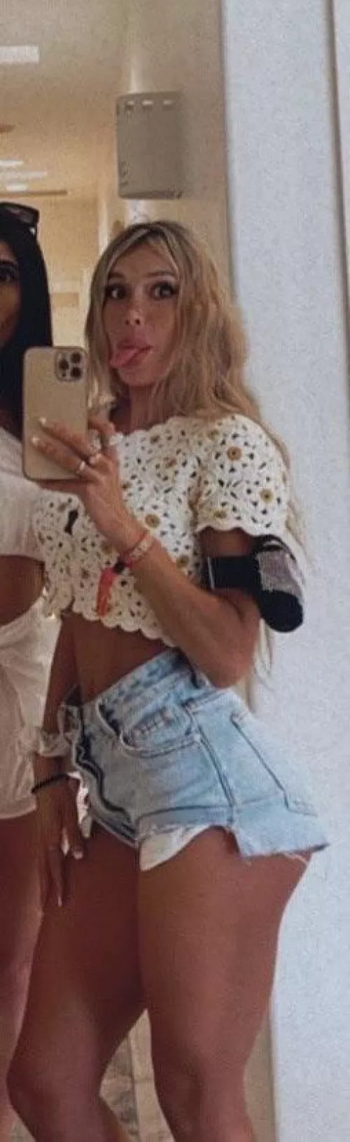 🌻 by Antelope-Aggravating