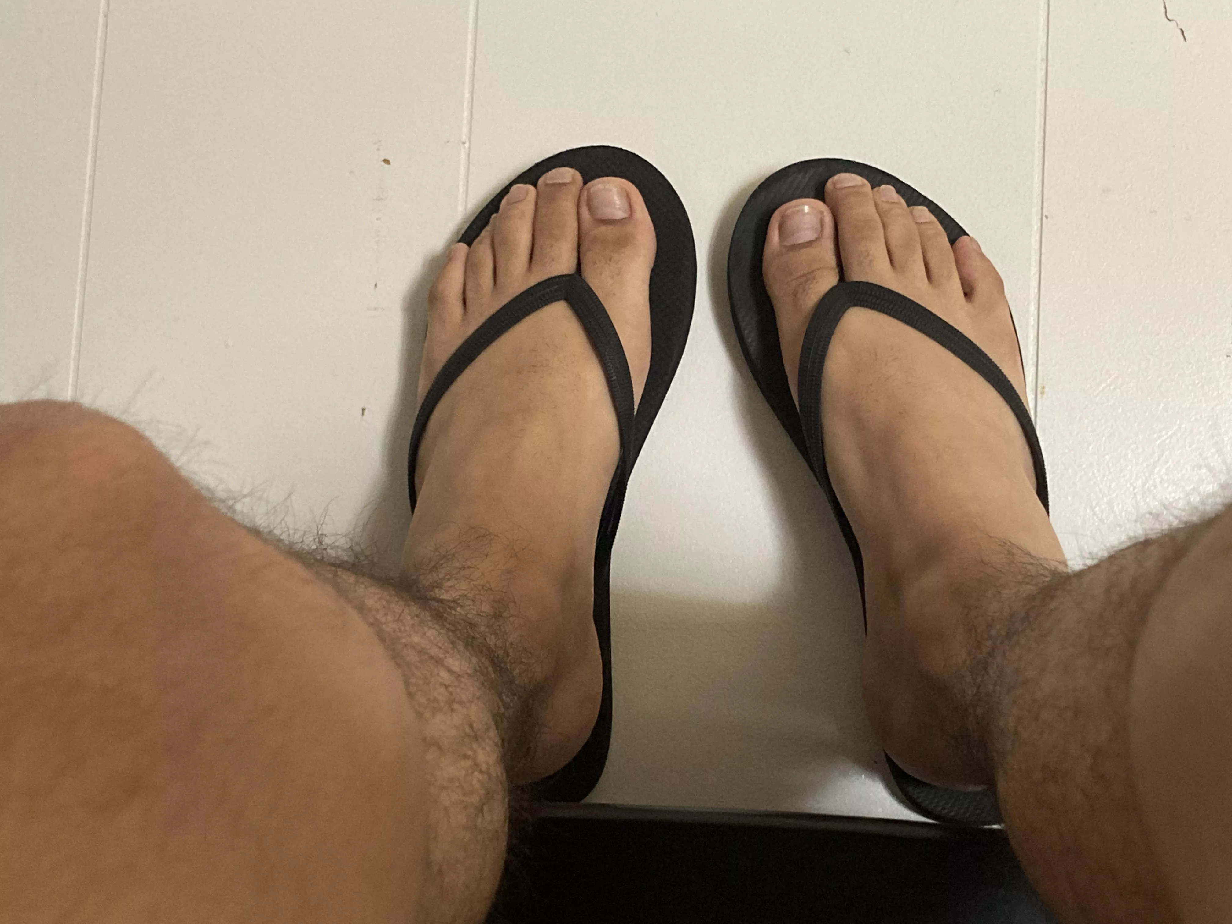 🩴🦶🏻🤤 posted by Magnificent_Time