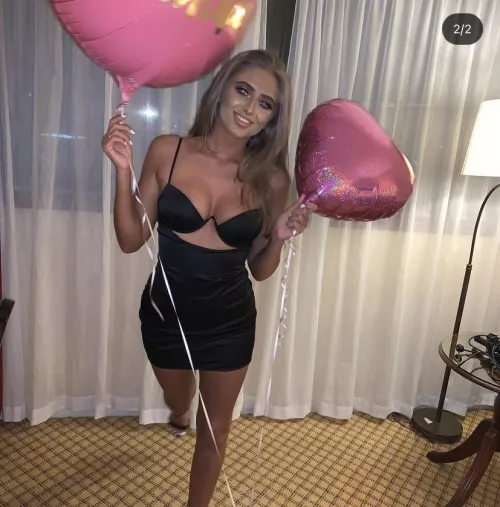 👀 by BeautifulButt3616