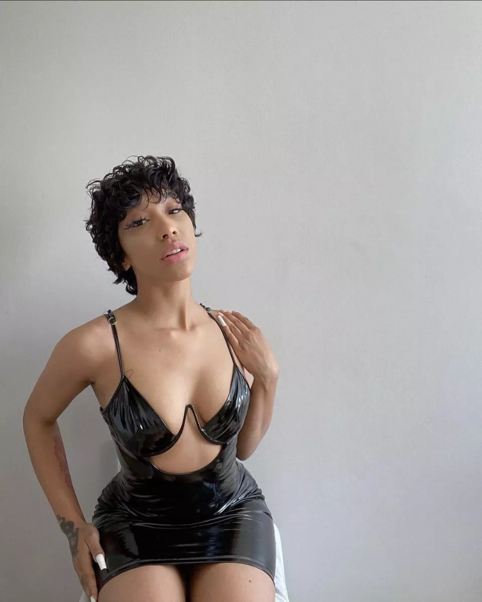 🖤 posted by Stacey-3000