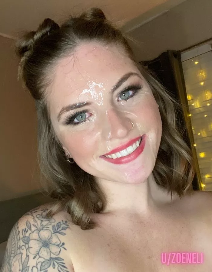 😇 posted by zoeneli