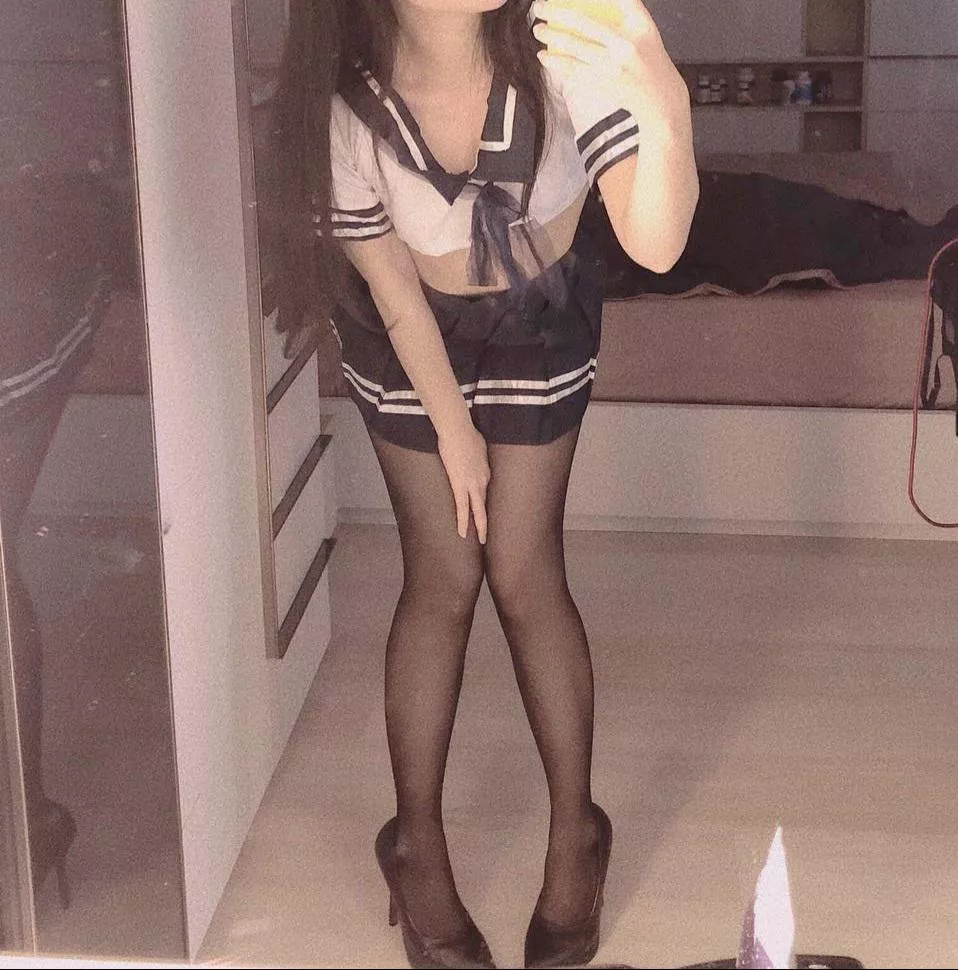 🤍🖤 posted by sunyata_feet