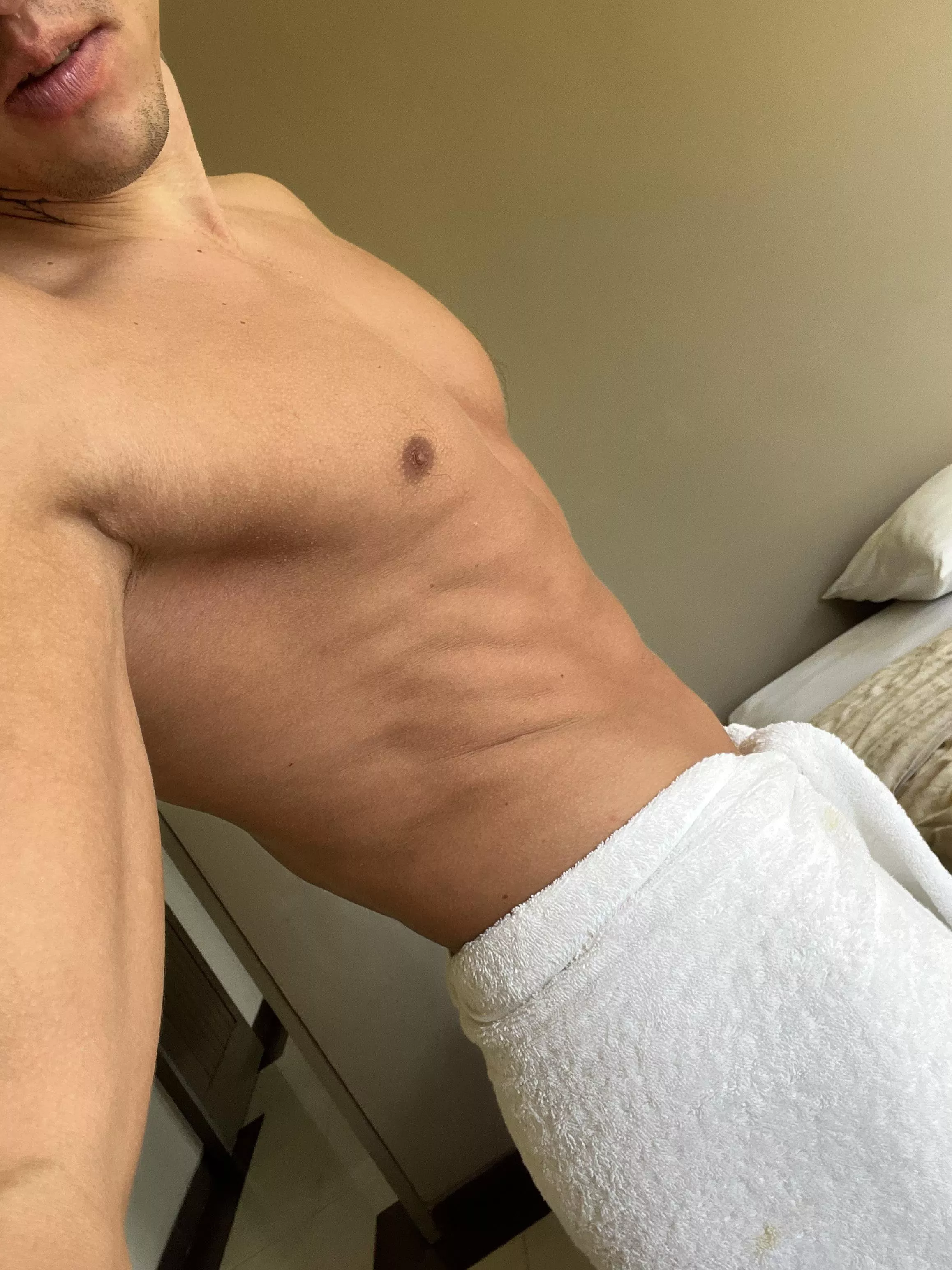 💪 posted by alangrantxxx