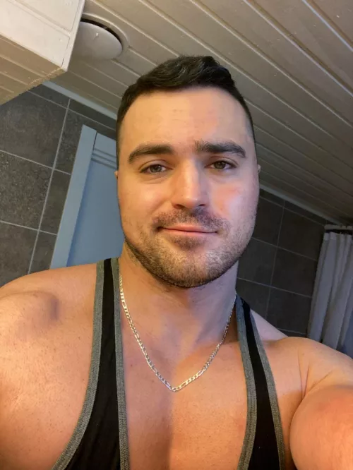 😏 by bradybodybuilder