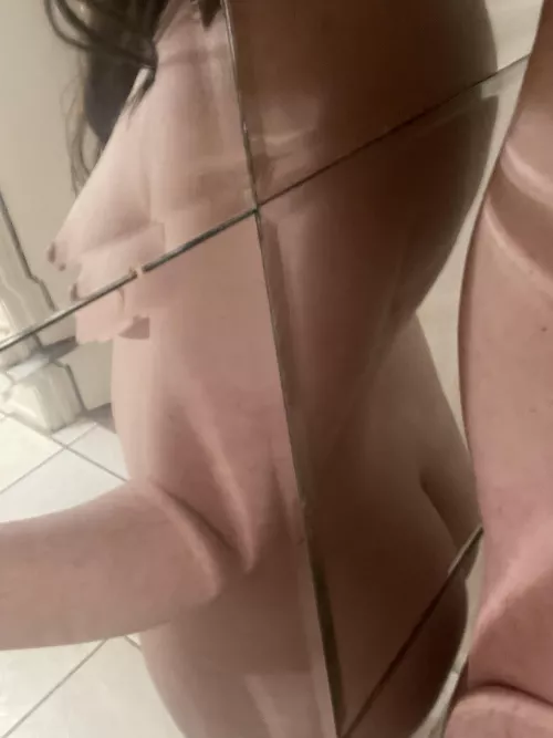 🍑 by anonfemmeanon