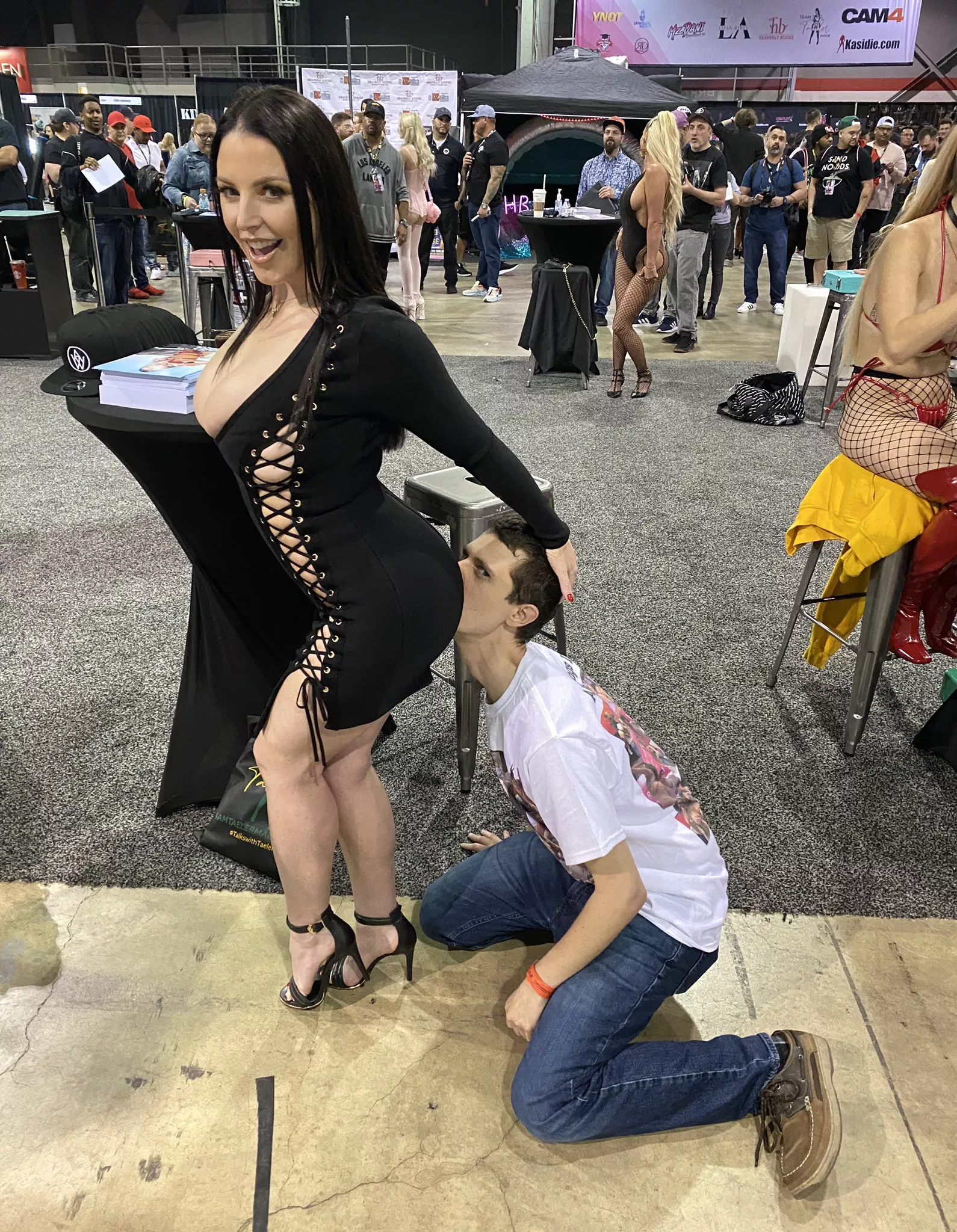 🥵 posted by Ok-Celebration-6854