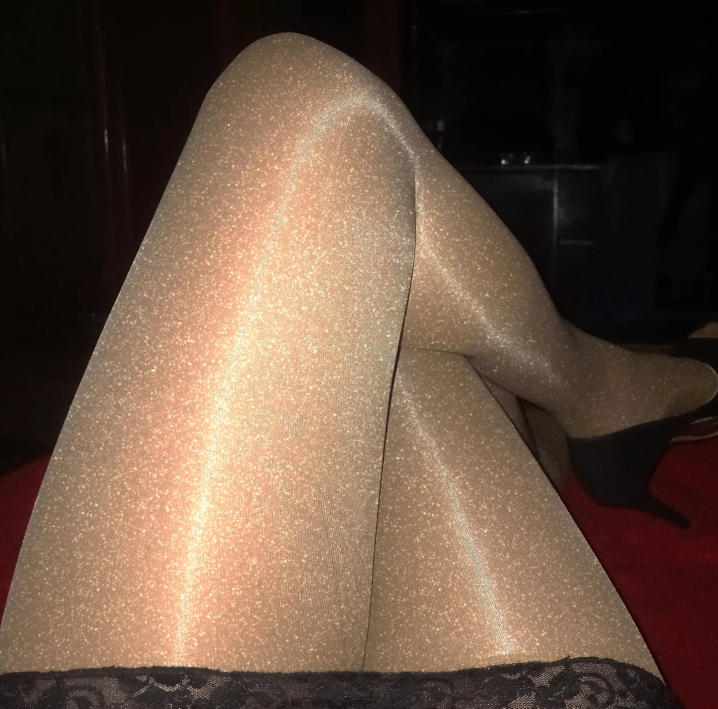 🤭🤭 posted by LeslyACF