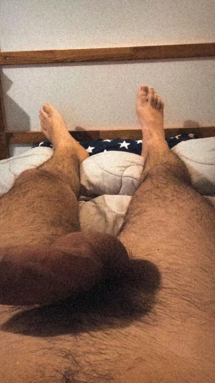 💦 posted by greekbidude