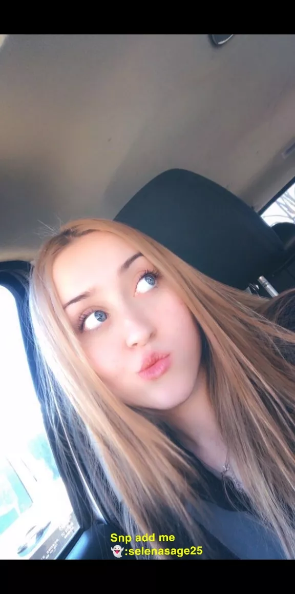 1 upvote = 10 nudes 5 pussy fingeering pic (yes i actually send) posted by nikkitajesi