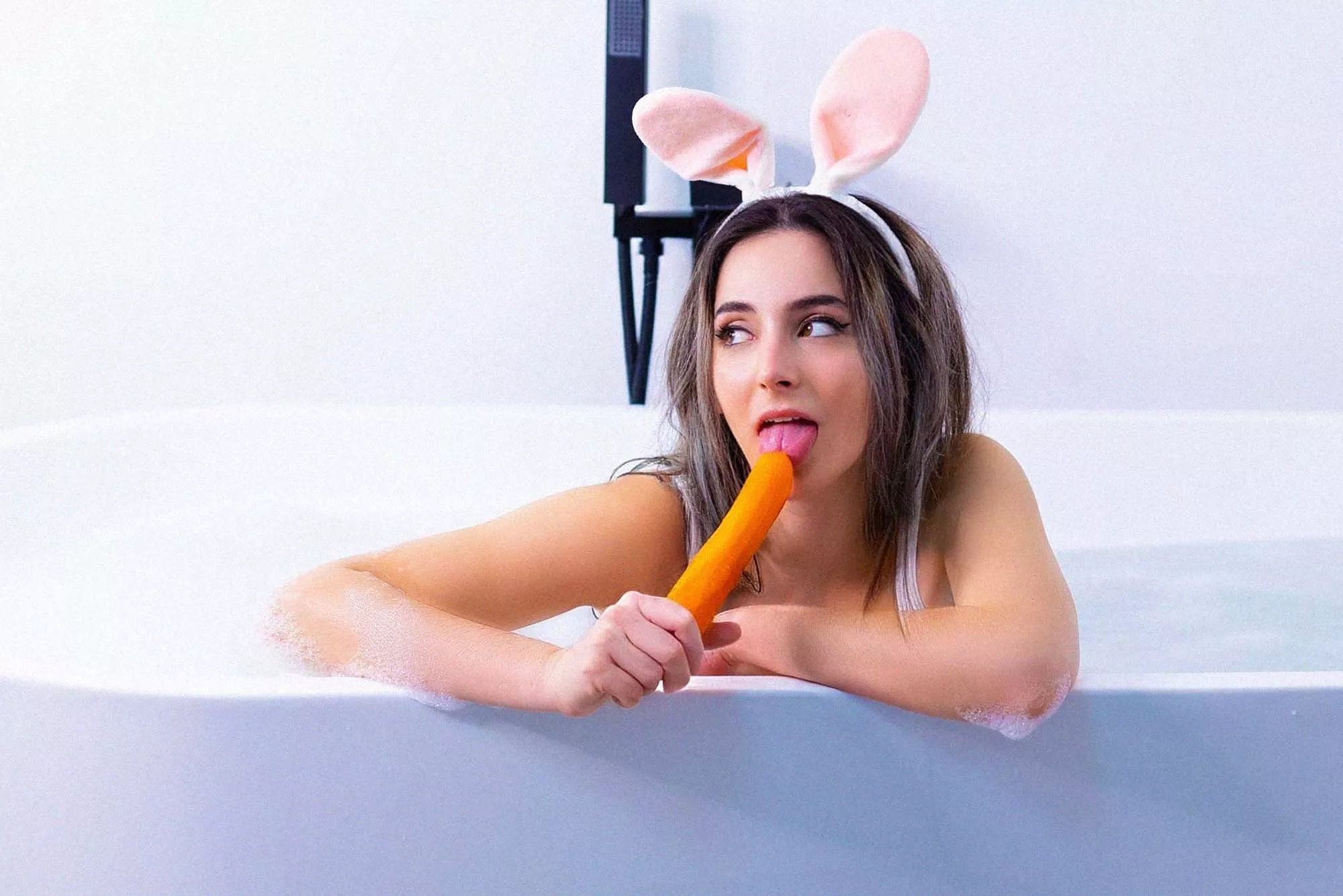 100% bunny girl posted by miremi137