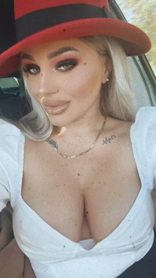 100% slut! I'm here to make your fantasy real. Oral, normal and anal play! I love to make custom content! by StarAle95