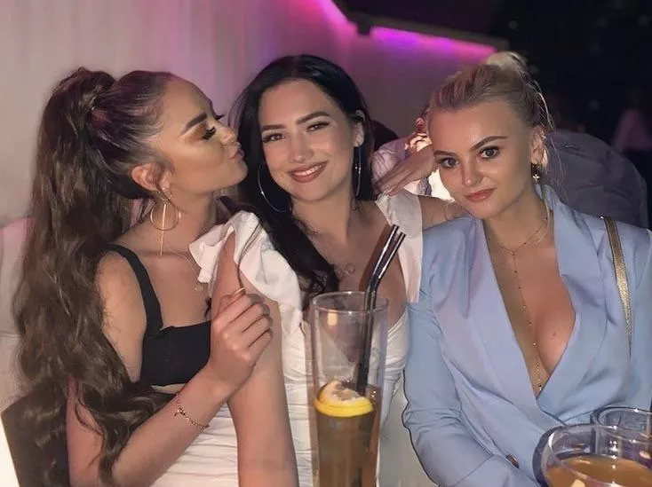 1,2 or 3 posted by celebhardon