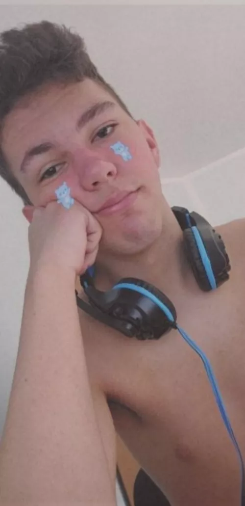 18 any gaymers from europe looking for a boyfriend? by RickeyPup