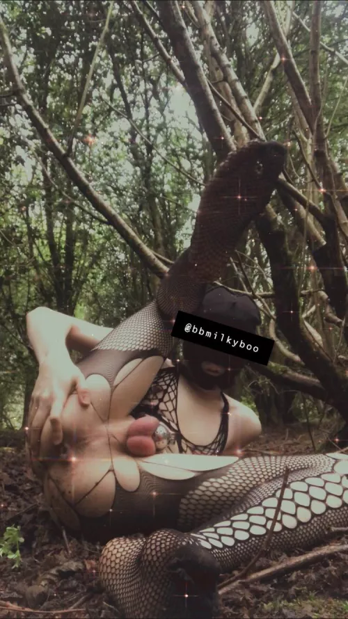 [18] anyone wanna come out to the woods with me?~ 😈😘 by bb-b0o