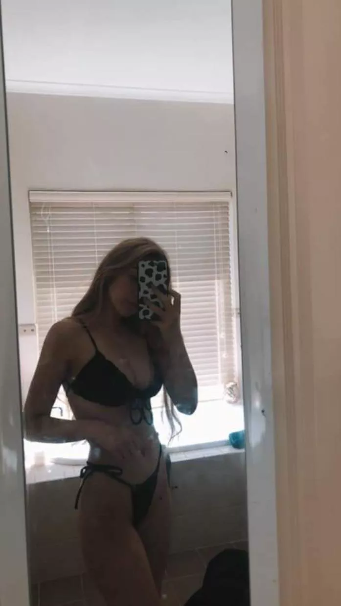 18 f do i look nice posted by samsmith6978