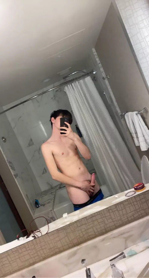 18 Looking for jerk buddies hmu 😉 by borrrednash22